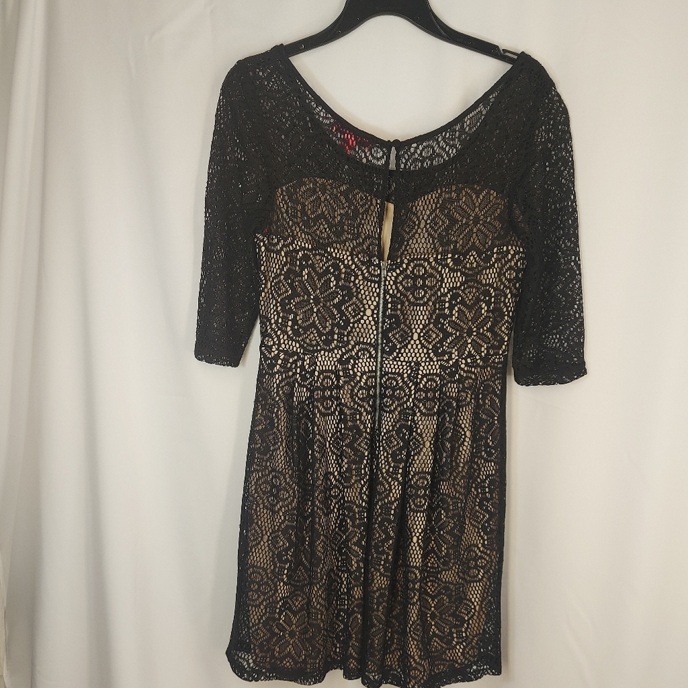 BetseyJohnson size 8 color black and cream - Picture 5 of 14
